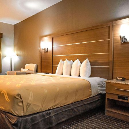 Quality Inn & Suites Near Six Flags - Austell Kültér fotó