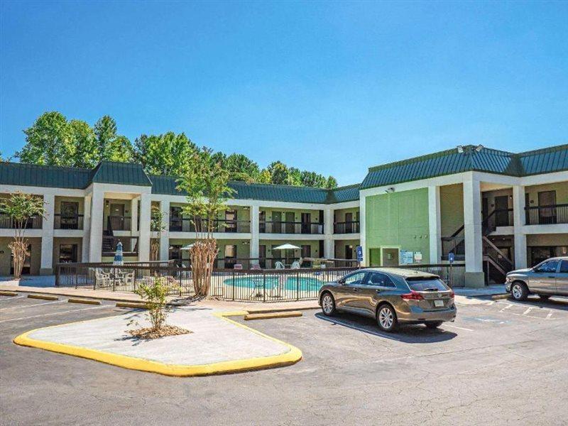 Quality Inn & Suites Near Six Flags - Austell Kültér fotó