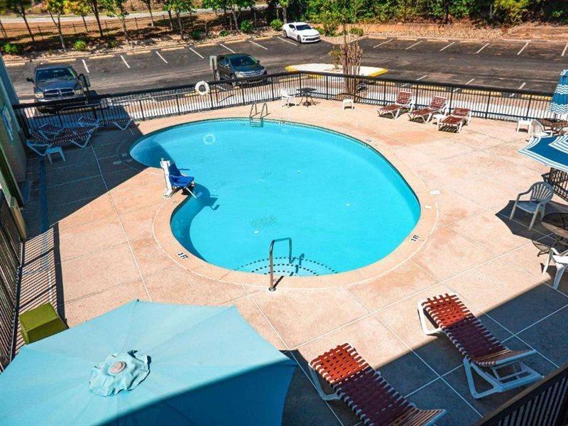 Quality Inn & Suites Near Six Flags - Austell Kültér fotó