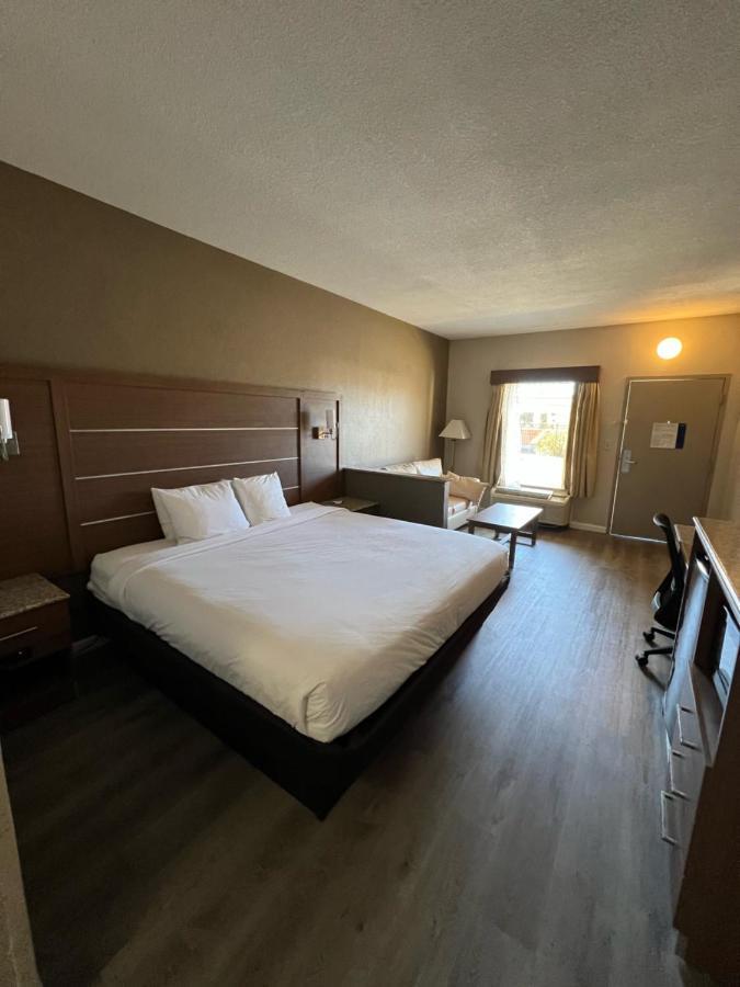 Quality Inn & Suites Near Six Flags - Austell Kültér fotó