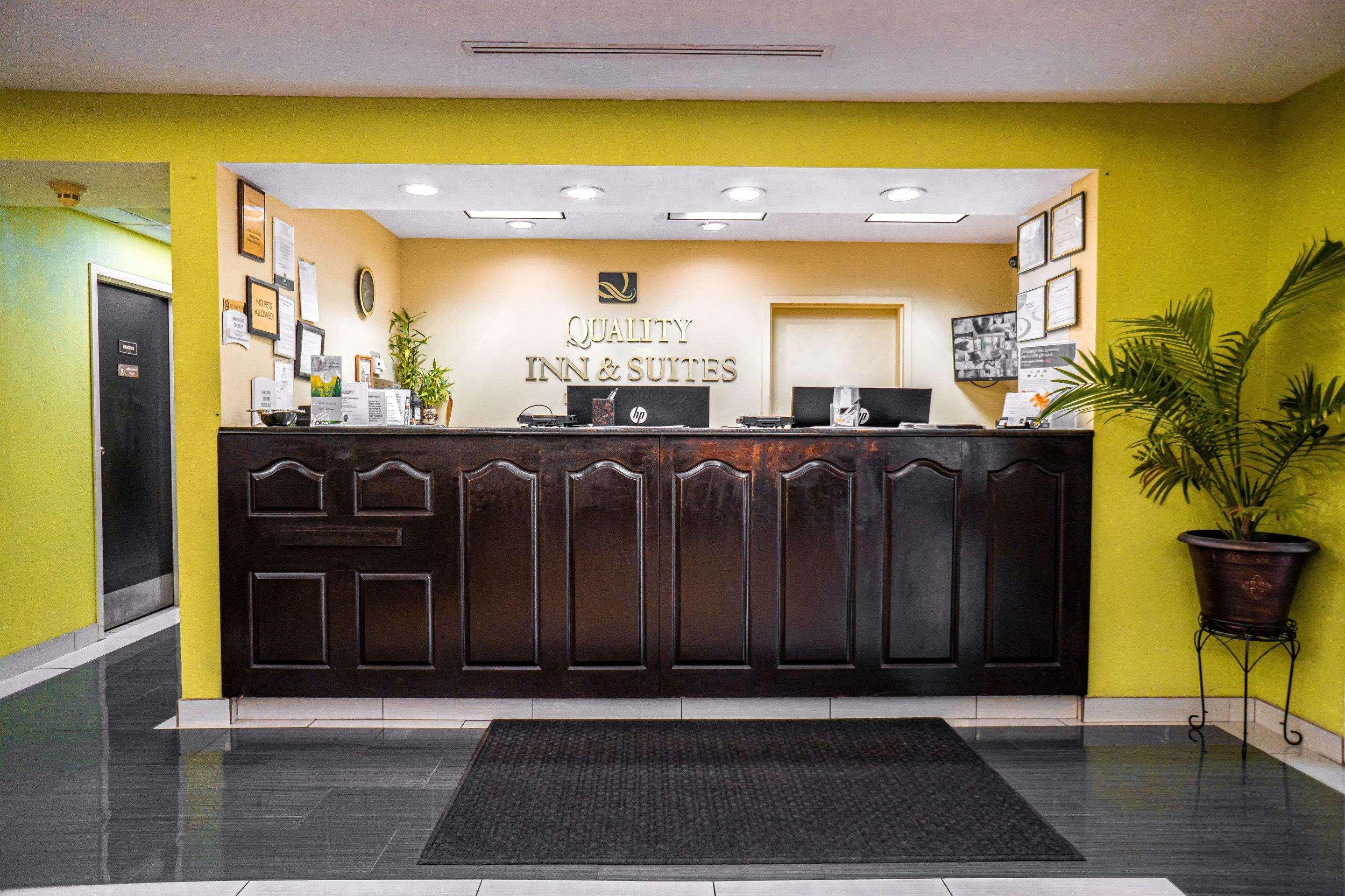Quality Inn & Suites Near Six Flags - Austell Kültér fotó