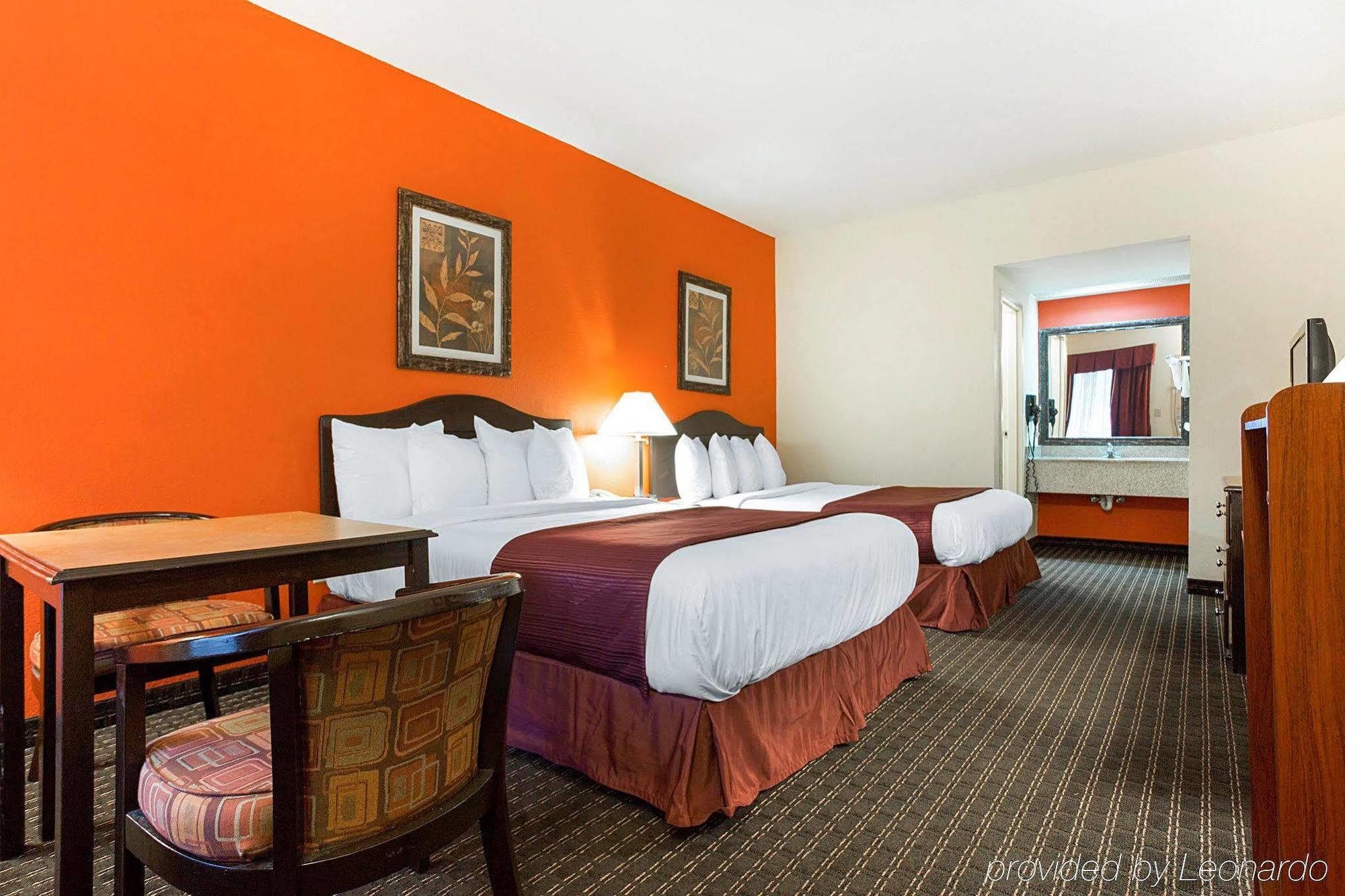 Quality Inn & Suites Near Six Flags - Austell Kültér fotó